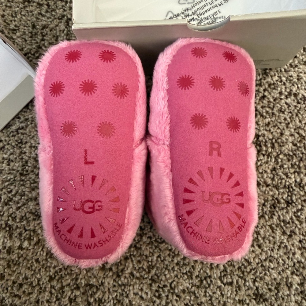 UGG Pink Bixbee Baby Booties - Picture 2 of 4